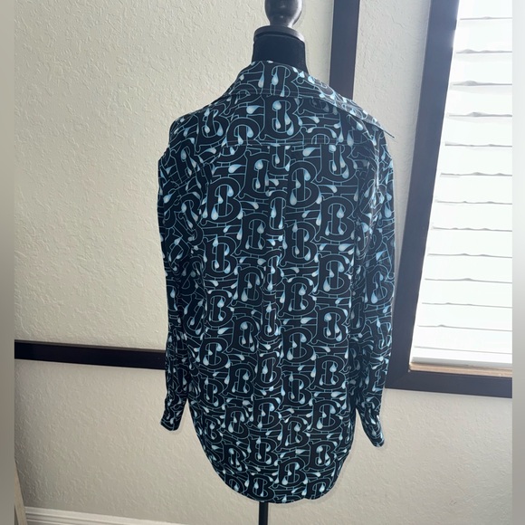 Burberry button up - Picture 2 of 3